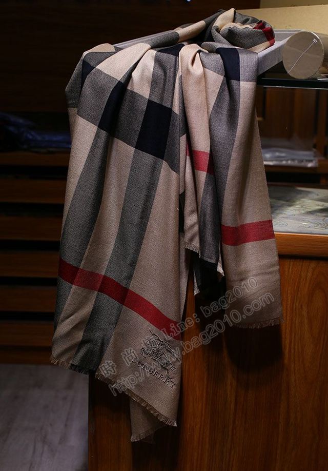 Burberry圍巾 巴寶莉鑽石紋繡馬羊絨披肩 Burberry格子女長圍巾  llwj6557